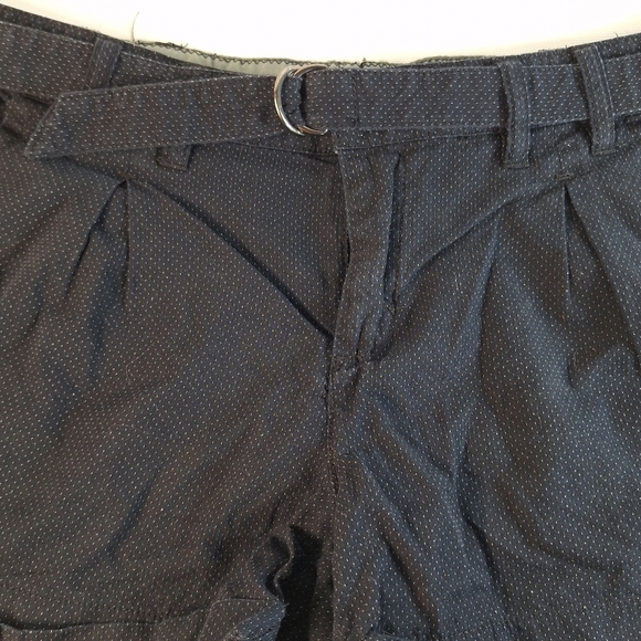 DC Black with White dots Pleated Cain shorts, size 27 - Picture 4 of 10
